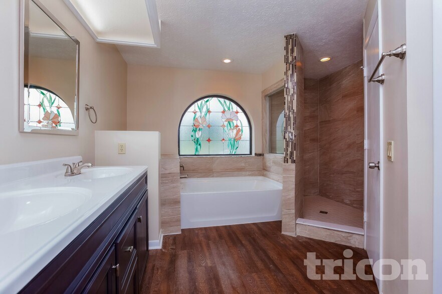 Building Photo - 1808 S Golfview Dr