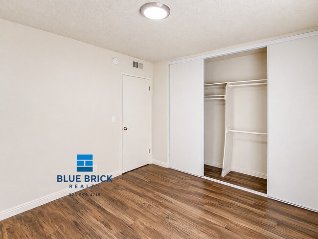 Building Photo - 451 S Harvard Blvd