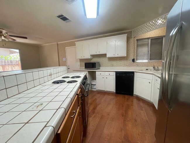 Building Photo - Southwood Home