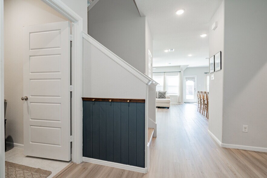 Entryway / Stairs - 1812 Damianita Dr