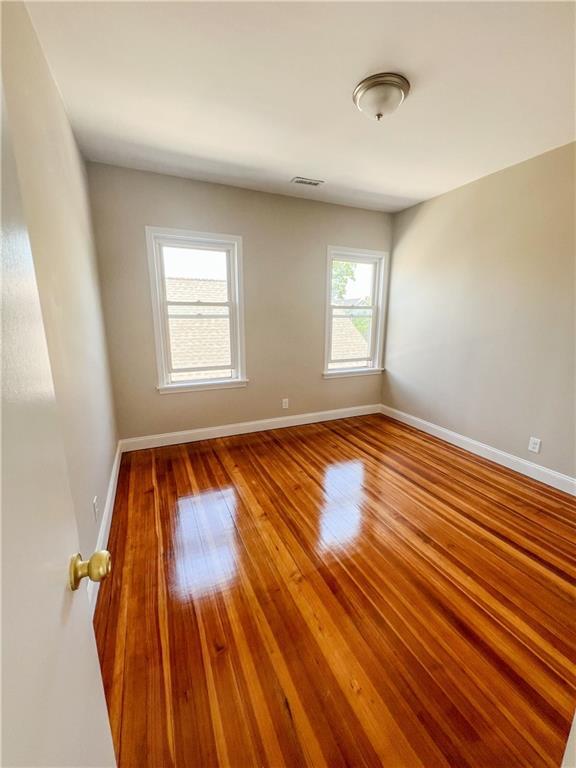 Building Photo - 37 Old Oak Ave