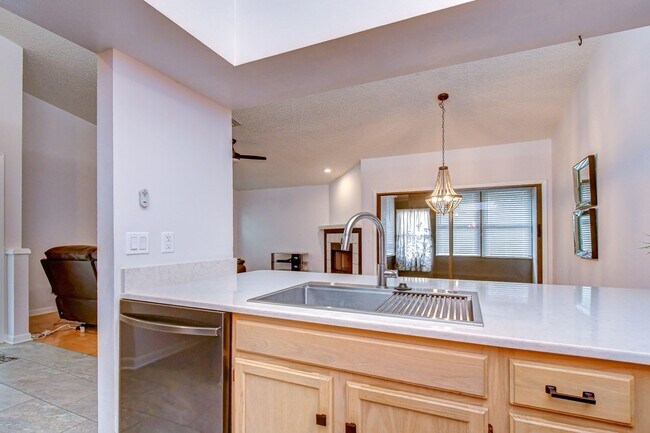 Building Photo - 2749 Countryside Blvd
