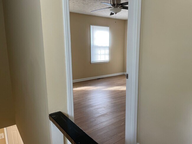 Building Photo - JAMESTOWN #39