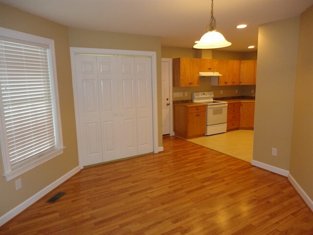 Building Photo - 5810 Colonial Dr