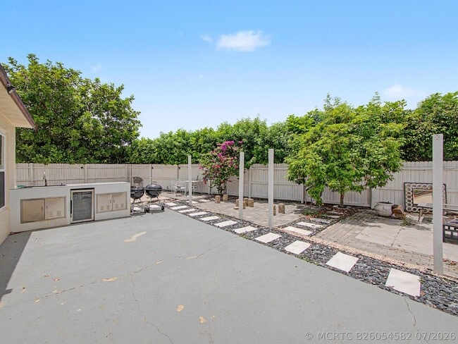 Building Photo - 8464 Lakepoint Ct