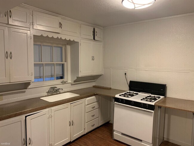 Building Photo - 2 br, 1 bath Duplex - 1426 Panhandle St