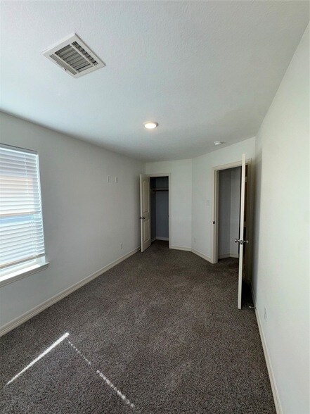 Building Photo - 138 Egret Canal S