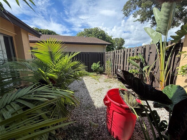 Building Photo - 11754 SW 133rd Ct