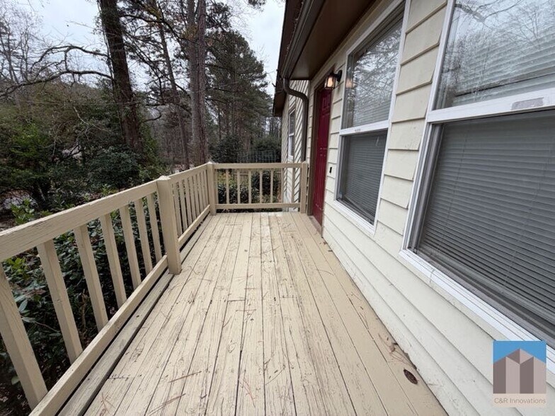 Building Photo - 804 Emerald Forest Cir