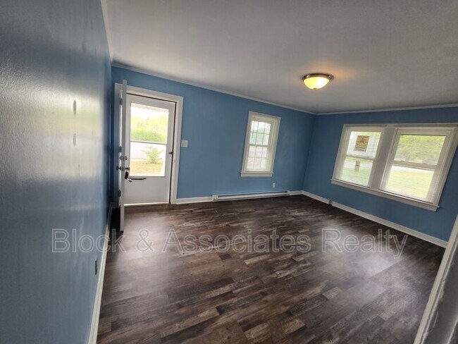 Building Photo - 1703 E Gate City Blvd