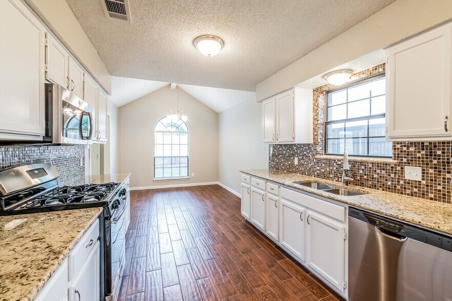 Building Photo - 2101 Garner Cir