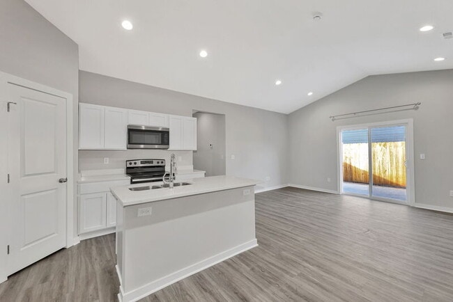 Building Photo - 13432 W Haskell Ct