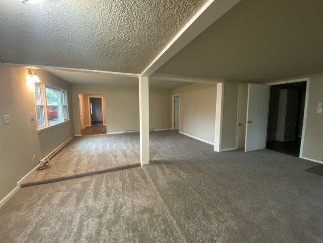 Building Photo - Large 2 bedroom for rent Perry