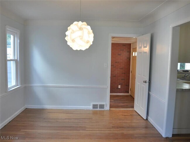 Building Photo - 4302 Silsby Rd
