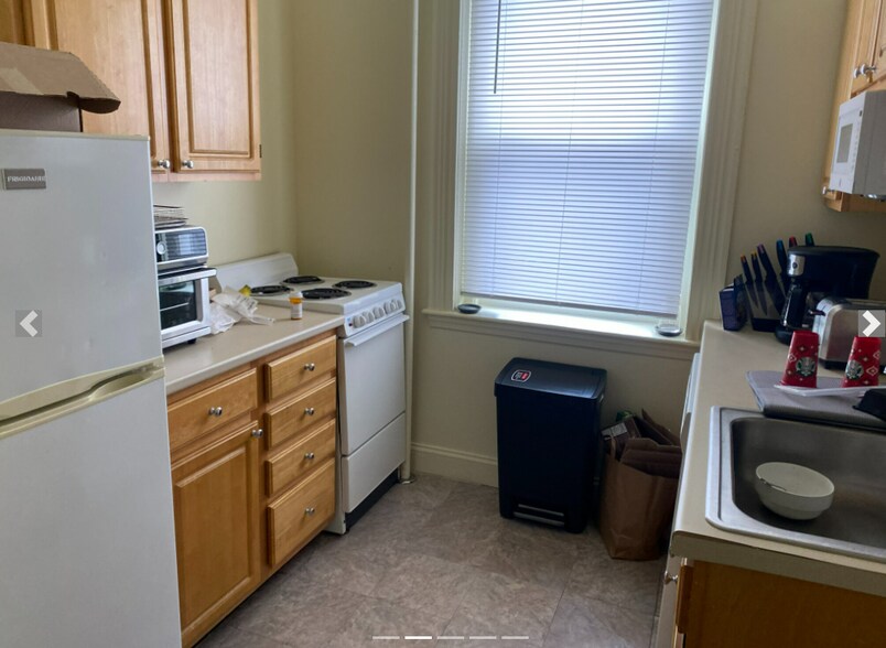 Building Photo - 98 Queensberry St