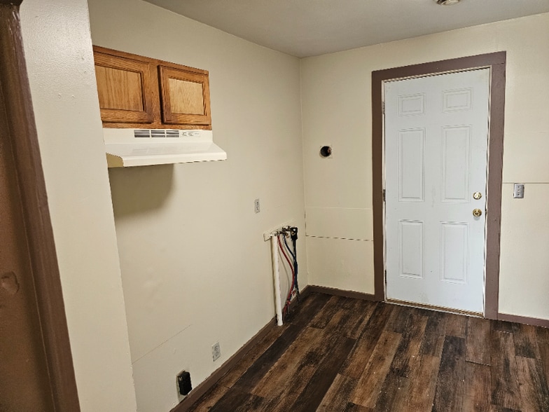 Building Photo - 2021 Hatch Ave