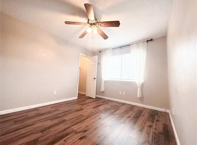 Building Photo - 20211 Salzburg Ln