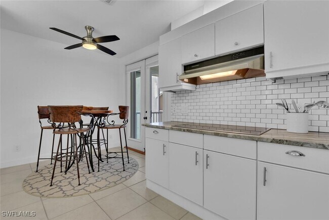 Building Photo - 2000 Royal Marco Way