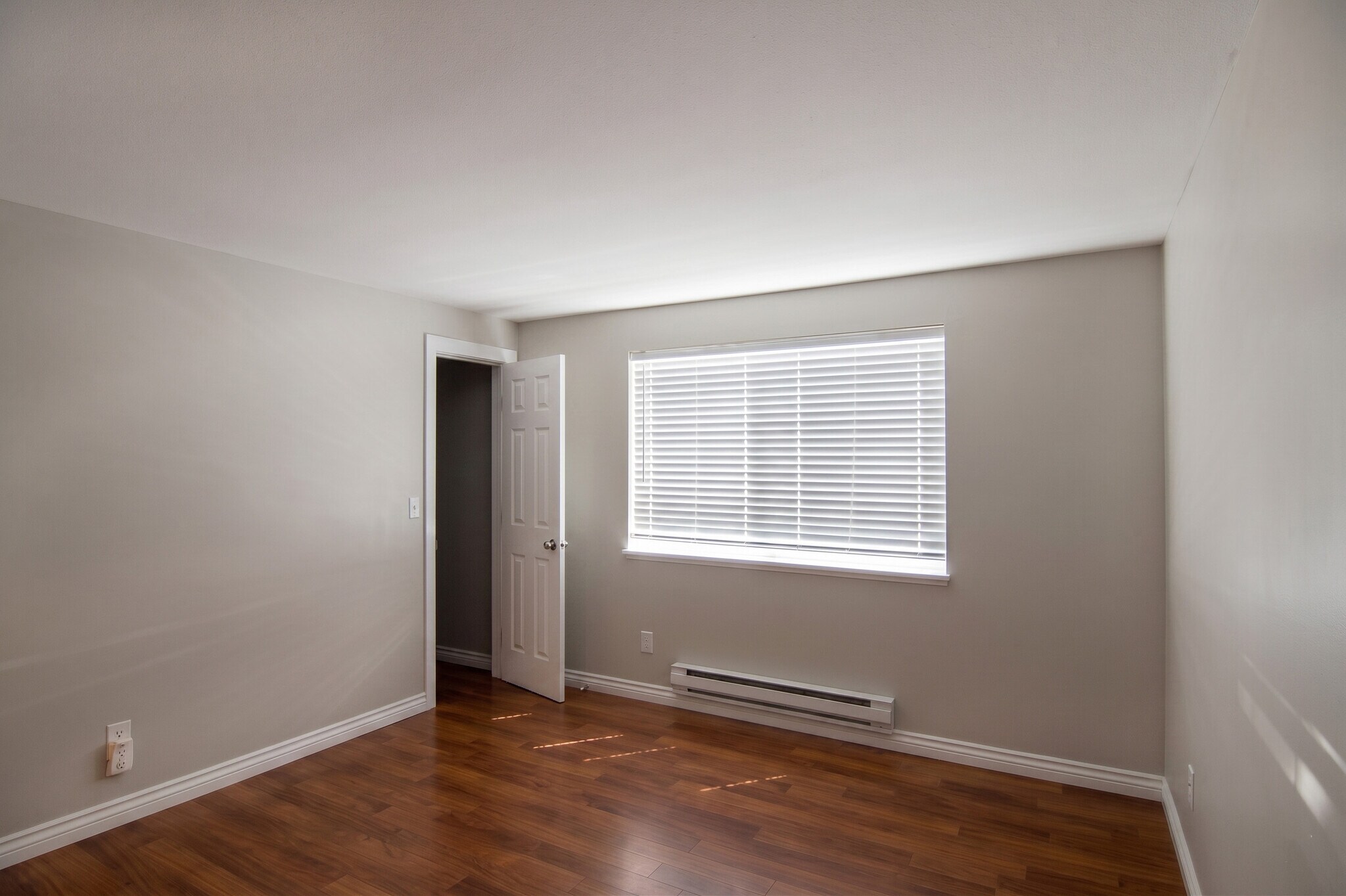 Building Photo - 16817 Larch Way