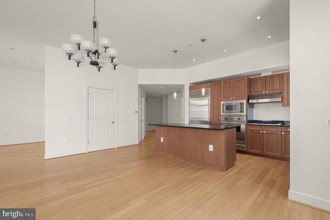 Building Photo - 2425 L St NW