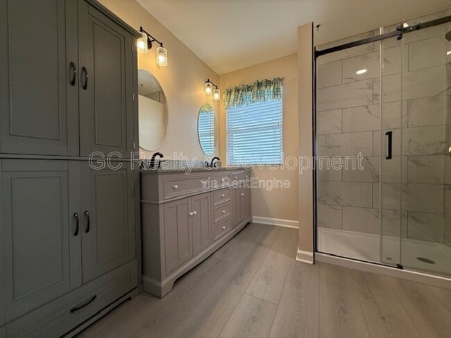 Building Photo - 468 Columbine Ln