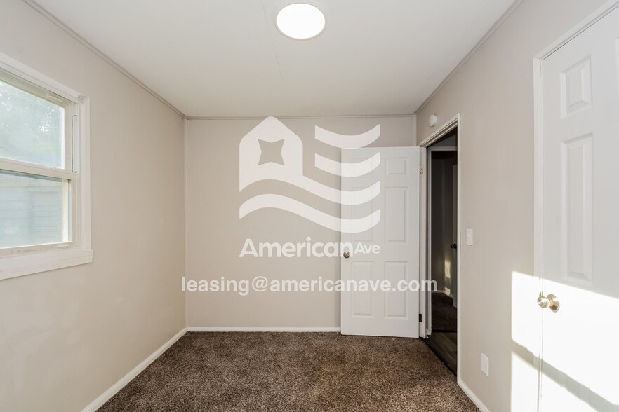 Building Photo - 6483 Simpson Ave