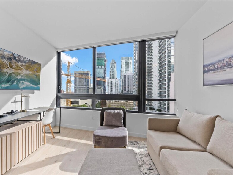 Building Photo - 225 N Miami Ave