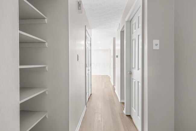 Building Photo - 5175 Threshing Ct