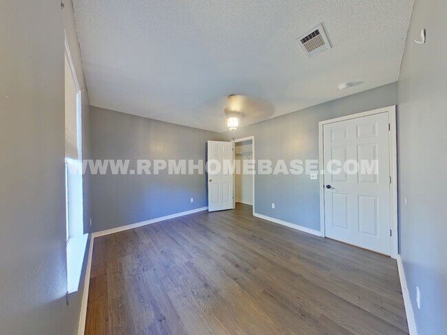 Building Photo - Move-In Ready 4-Bedroom Home Near Duke Field & Eglin AFB – Pet Friendly