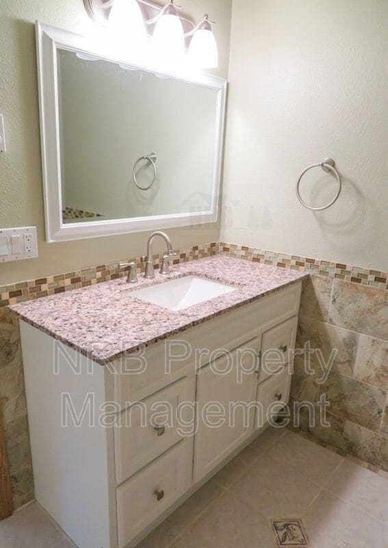 Building Photo - 3928 Hillview Ct NW