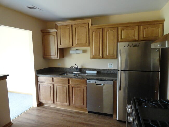 Building Photo - 458 Thornhill Ln