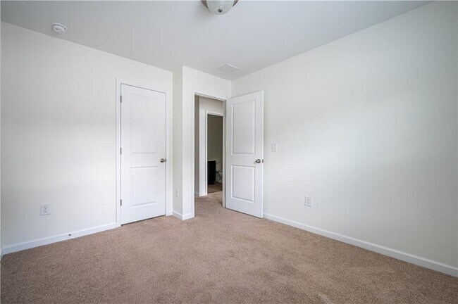 Building Photo - 6390 Mountain Home Way