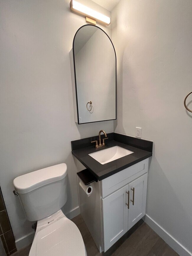 Building Photo - M369 - Albini