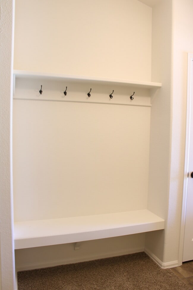 Building Photo - 3 bedroom, 2 bath in Severance!