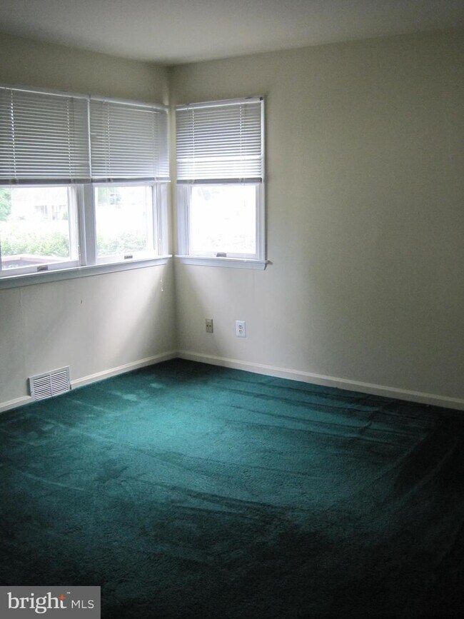Building Photo - 10 Millard Terrace