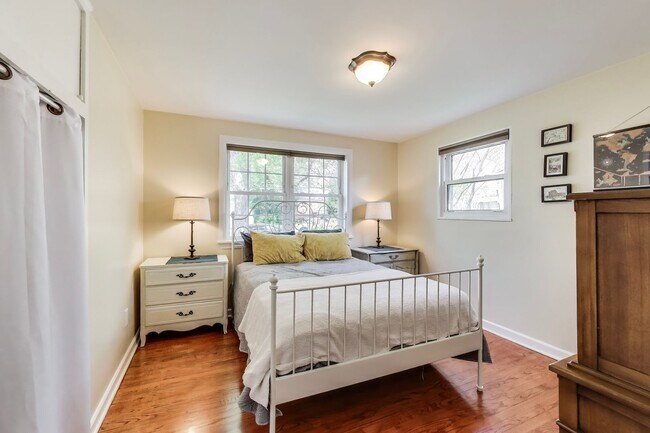 Building Photo - Coming Soon! Charming 4 Bedroom, 2 Bath Ca...