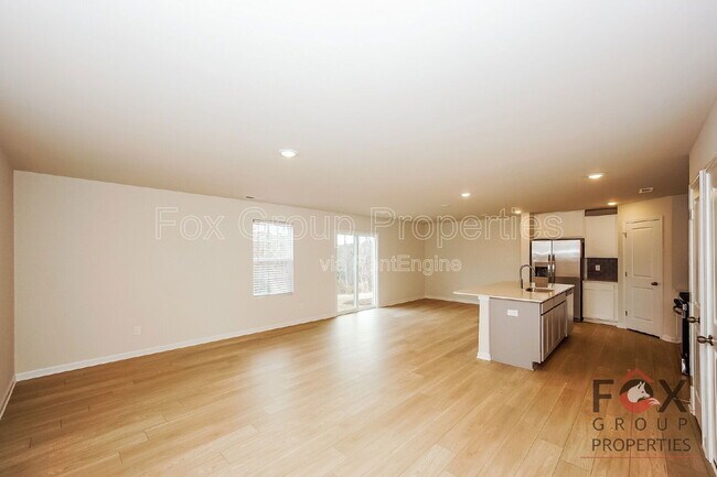 Building Photo - 143 Arden Ct