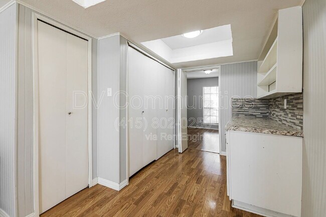 Building Photo - 409 Hardwood Trail