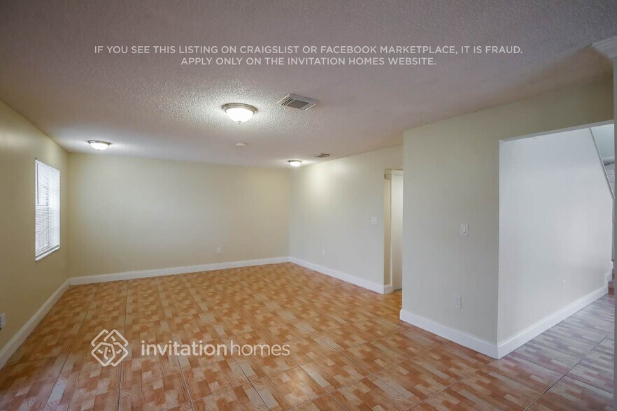 Building Photo - 13970 Langley Pl