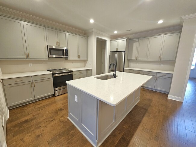 Building Photo - 9 Red Lion Rd