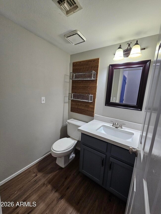 Building Photo - 1142 W Sandy Banks