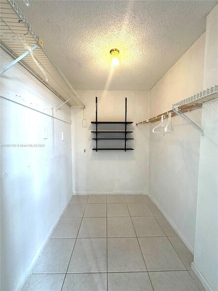 Building Photo - 4675 W 18th Ct