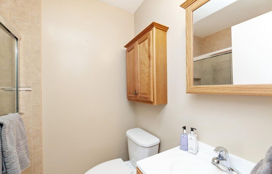 Building Photo - 5307 Greenough Pl