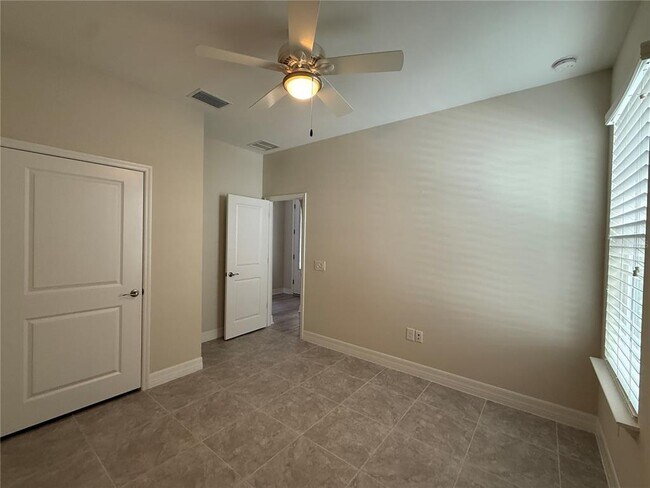 Building Photo - 4557 Vermillion Sky Dr