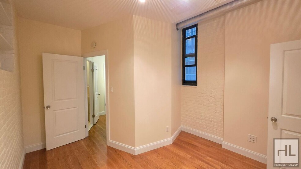 Building Photo - West Village 3BR/2BA Duplex with Private Patio