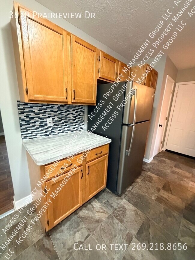 Building Photo - 3670 Prairieview Dr