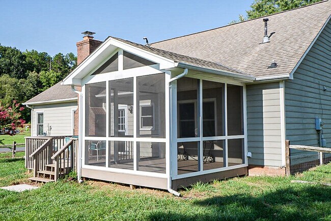 Building Photo - 5602 Indian Brook Dr