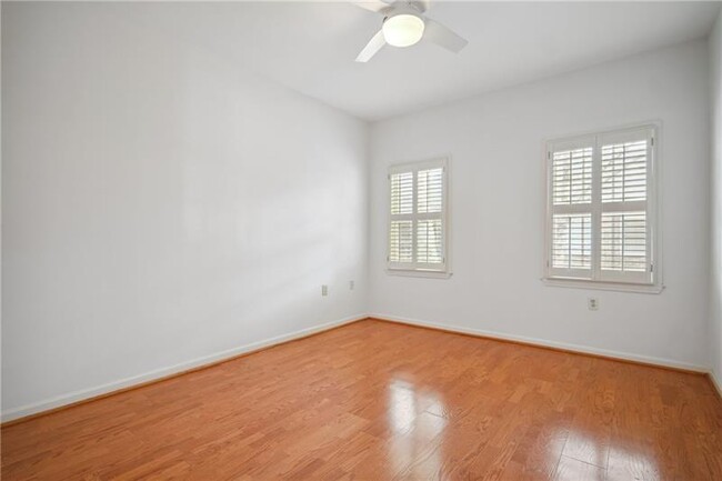 Building Photo - 3675 Peachtree Rd NE