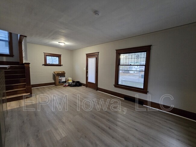 Building Photo - 349 17th St SE