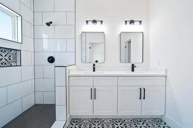 Building Photo - 3212 Retta St